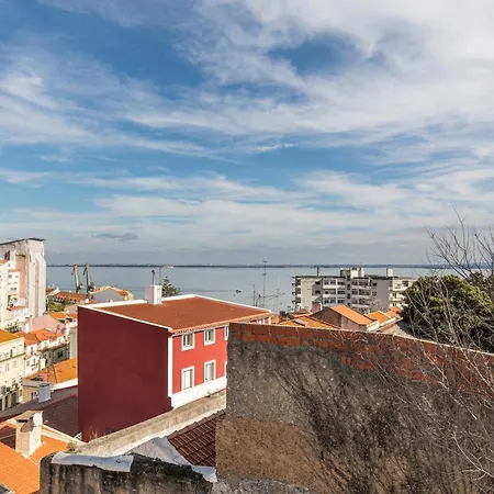 Graça Apartment Duplex River View by Lisbon Heart Appartement *